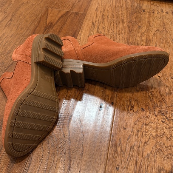 Sorel Booties! Burnt Orange Size 7. NWOT or box - Picture 3 of 5